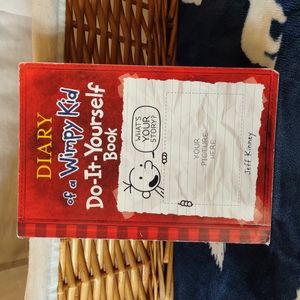 Diary of a Wimpy Kid Do-It-Yourself book paperback